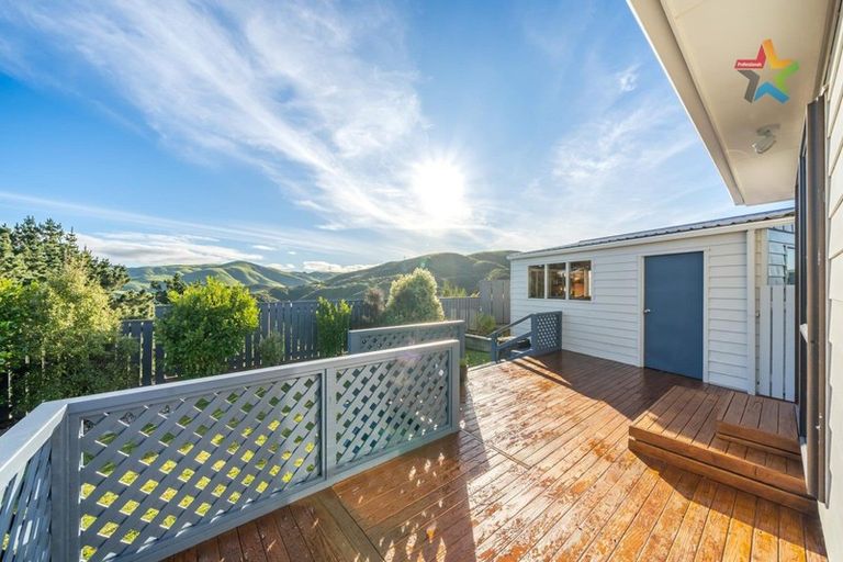 Photo of property in 27 Kaitangata Crescent, Kelson, Lower Hutt, 5010