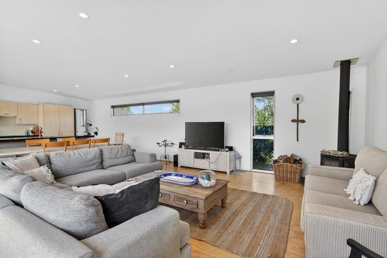 Photo of property in 10 Ti Tree Place, Mangawhai Heads, Mangawhai, 0505