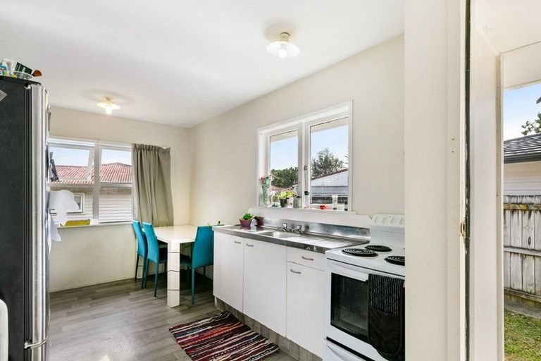 Photo of property in 86 Barrys Road, Glendene, Auckland, 0602