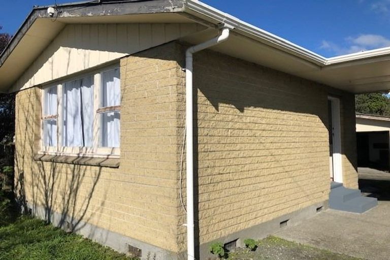 Photo of property in 74 Brandon Street, Featherston, 5710