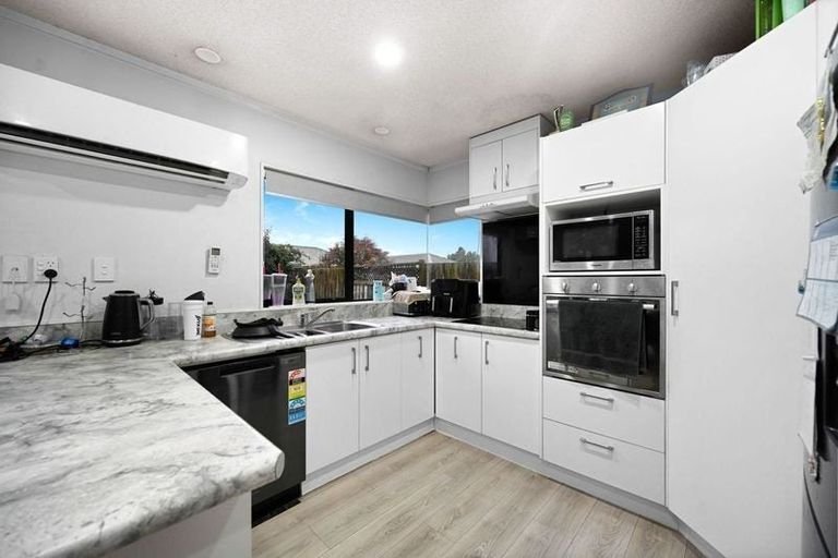 Photo of property in 60 Bouverie Crescent, Flagstaff, Hamilton, 3210