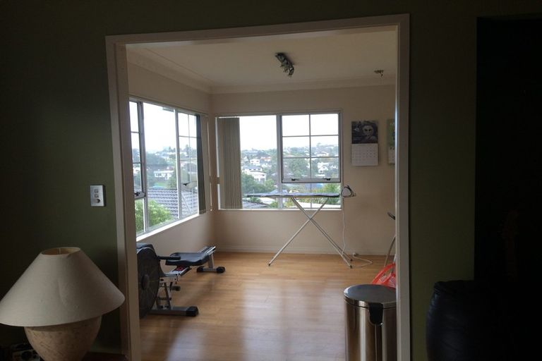 Photo of property in 19 Kennedy Avenue, Forrest Hill, Auckland, 0620