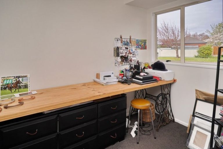 Photo of property in 1 Manahi Place, Woodend, 7610