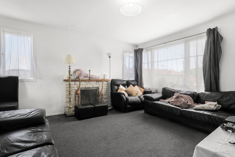 Photo of property in 12 Surrey Street, Manurewa, Auckland, 2102