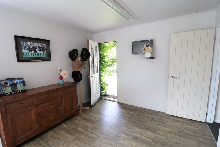 Photo of property in 21 Abercrombie Street, Milton, 9220