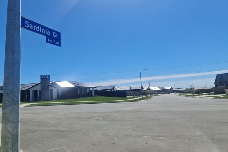 Photo of property in 8 Sardinia Grove, Fitzherbert, Palmerston North, 4410