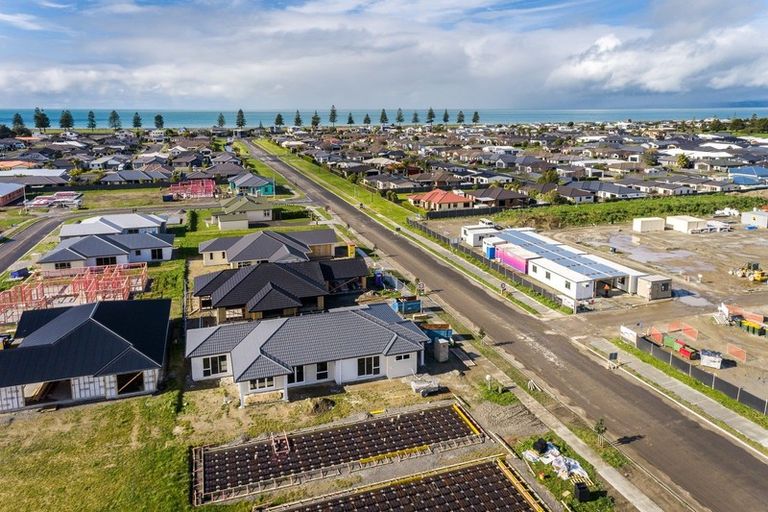 Photo of property in 48 Kenny Road, Te Awa, Napier, 4110