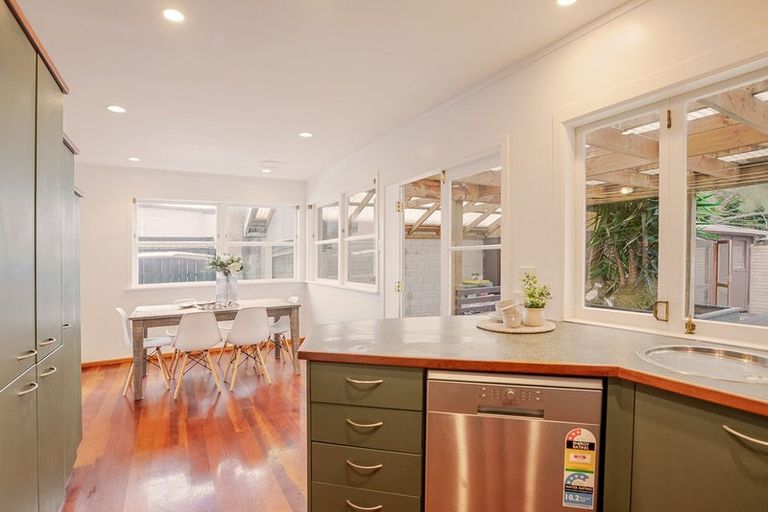 Photo of property in 51 Eatwell Avenue, Paraparaumu Beach, Paraparaumu, 5032