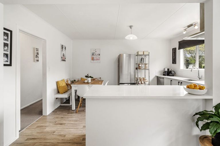 Photo of property in 2a Helga Crescent, Te Atatu Peninsula, Auckland, 0610