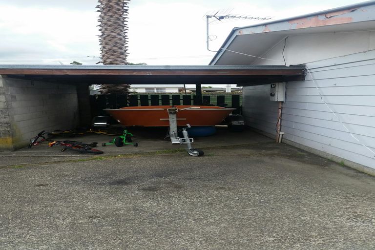 Photo of property in 24b Tironui Station Road, Papakura, 2112