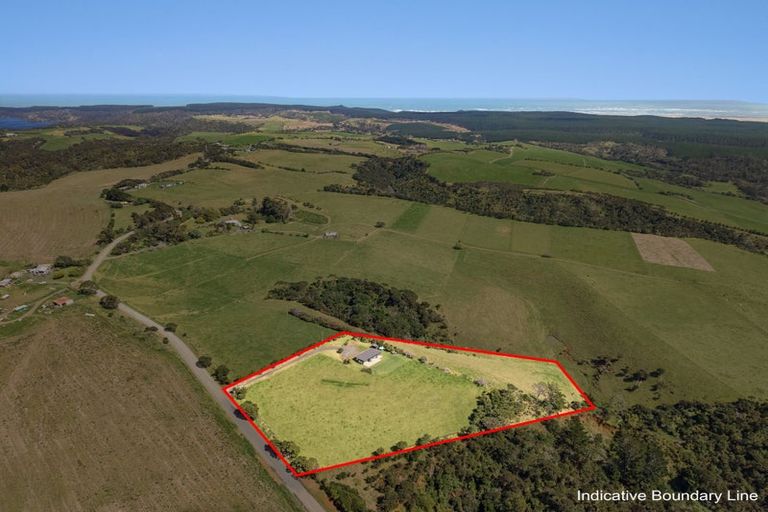 Photo of property in 3143 South Head Road, South Head, Helensville, 0874