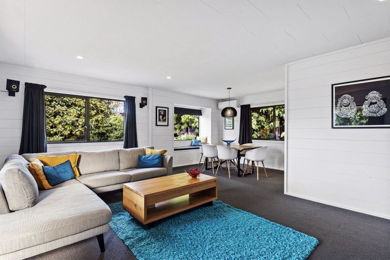 Photo of property in 2/105 Weldene Avenue, Glenfield, Auckland, 0629