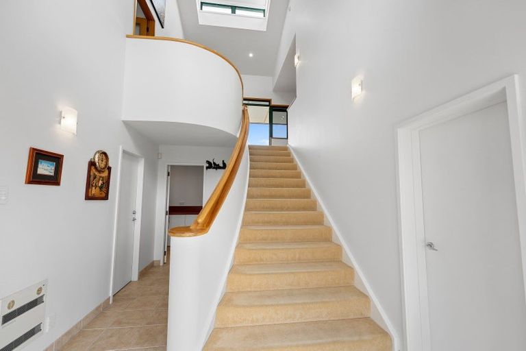 Photo of property in 10-12 Oratia Street, Waikanae Beach, Waikanae, 5036