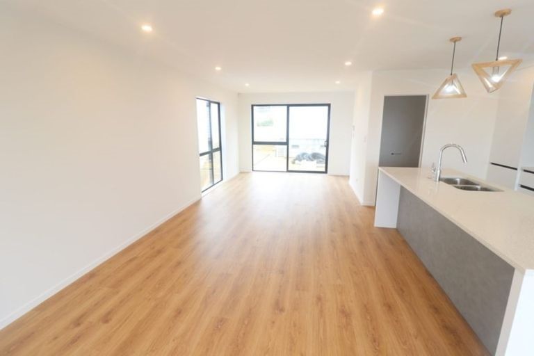 Photo of property in 40 Ascension Crescent, Orewa, 0931