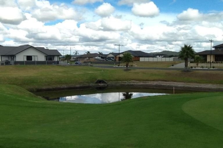 Photo of property in 14 Hoihere Drive, One Tree Point, 0118