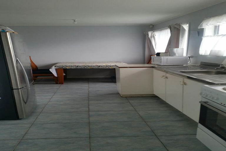 Photo of property in 24b Tironui Station Road, Papakura, 2112