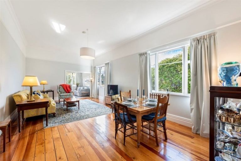 Photo of property in 24 Examiner Street, Nelson, 7010