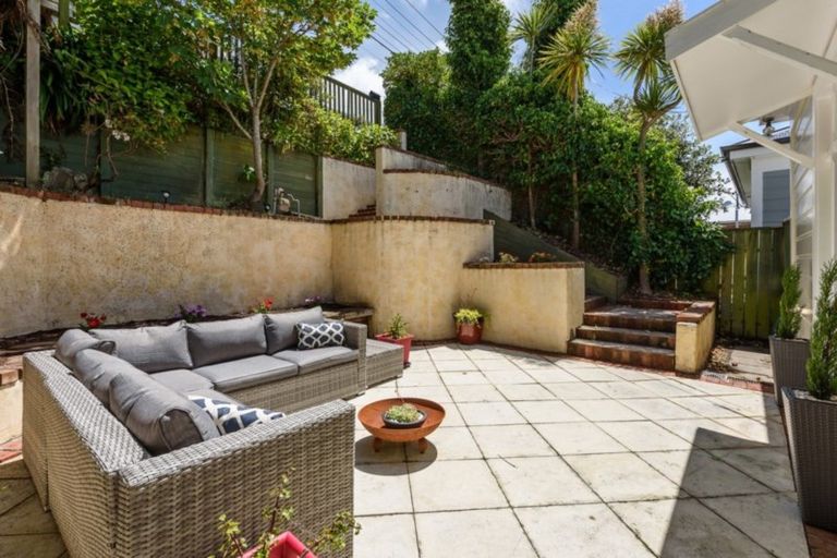 Photo of property in 3/57 Central Terrace, Kelburn, Wellington, 6012