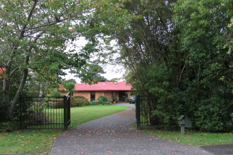 Photo of property in 27 Kingfisher Grove, Greenhithe, Auckland, 0632