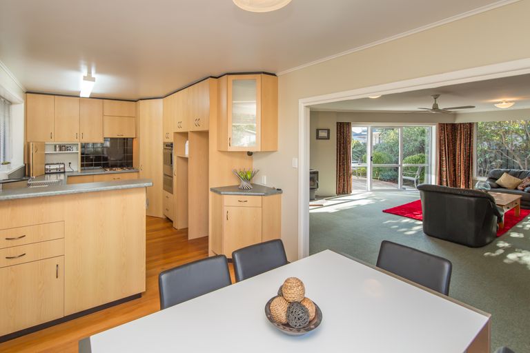 Photo of property in 6 Shirldale Place, Avonhead, Christchurch, 8042