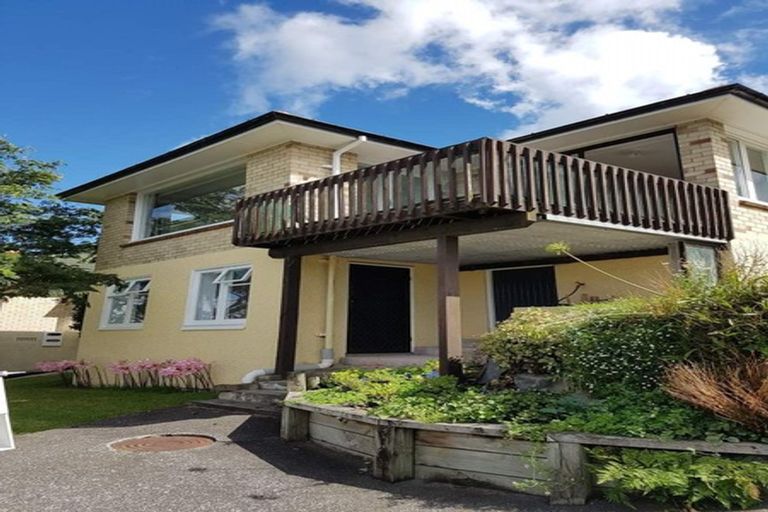 Photo of property in 1/177 Glenfield Road, Hillcrest, Auckland, 0627