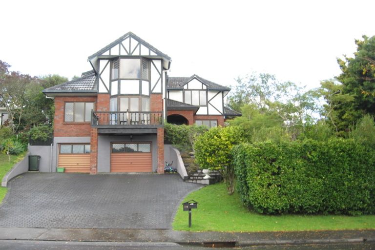 Photo of property in 16 Mcmillan Place, Mellons Bay, Auckland, 2014