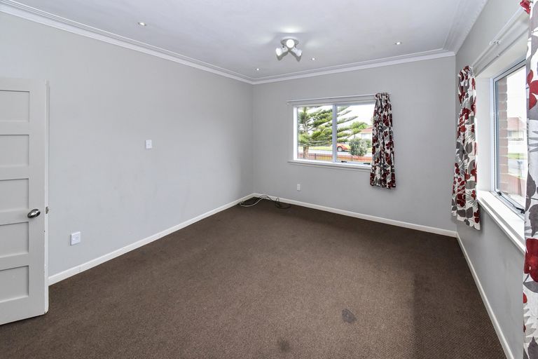 Photo of property in 1/11 George Street, Mangere East, Auckland, 2024