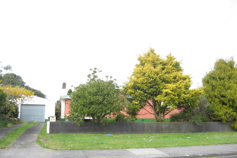 Photo of property in 205 Frankley Road, Frankleigh Park, New Plymouth, 4310