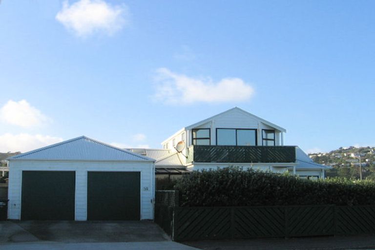 Photo of property in 5 Sunset Parade, Plimmerton, Porirua, 5026