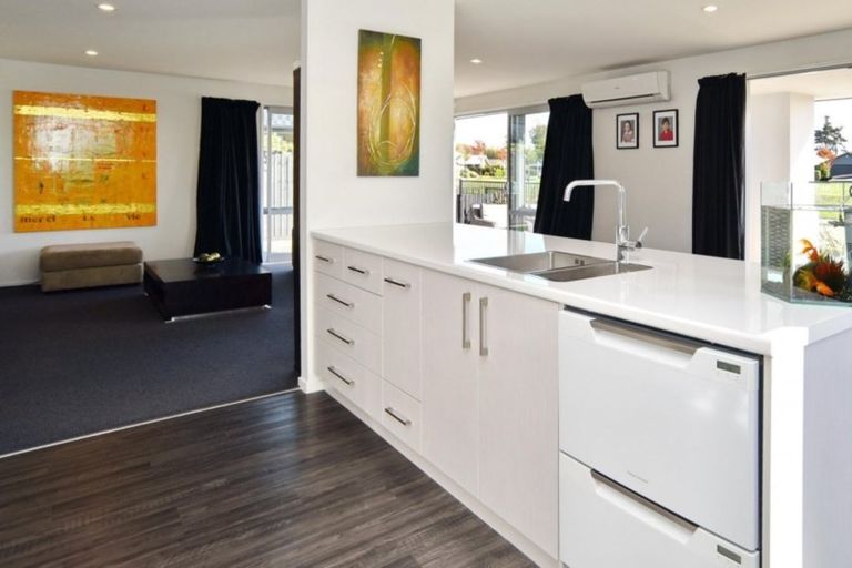 Photo of property in 6 Aroha Street, Pegasus, 7612