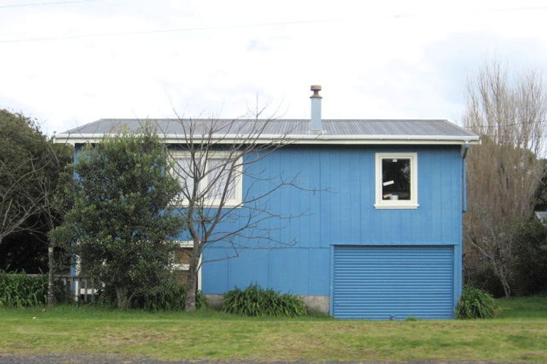 Photo of property in 125 Ocean Beach Road, Tairua, 3508