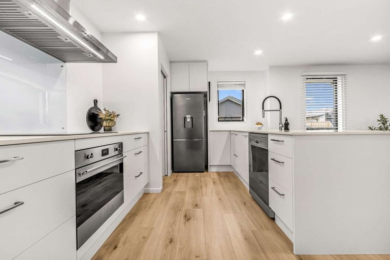 Photo of property in 10 Te Pakiaka Road, Pegasus, 7612