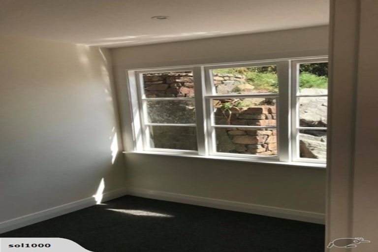 Photo of property in 33 Hungerford Road, Lyall Bay, Wellington, 6022