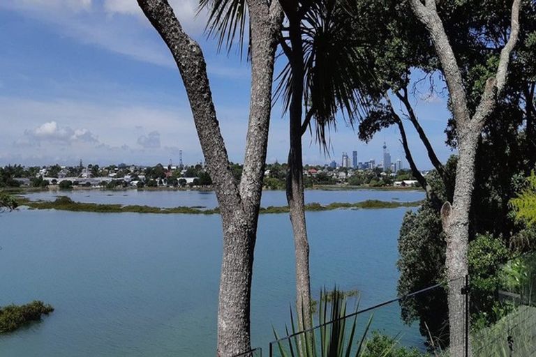 Photo of property in 3a Wesley Street, Devonport, Auckland, 0624