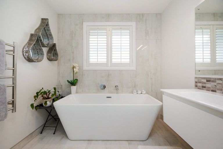 Photo of property in 11 Silicon Way, Fitzherbert, Palmerston North, 4410