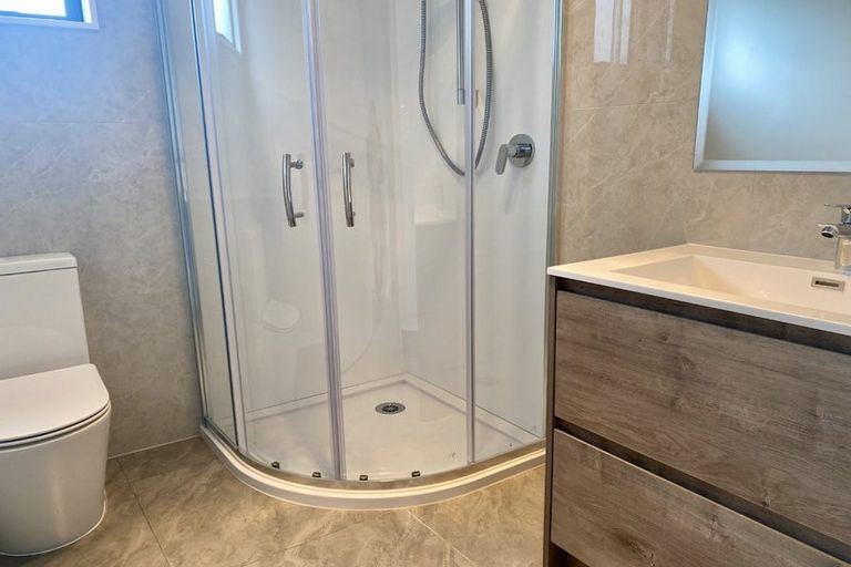 Photo of property in 3/35 Renata Crescent, Te Atatu Peninsula, Auckland, 0610