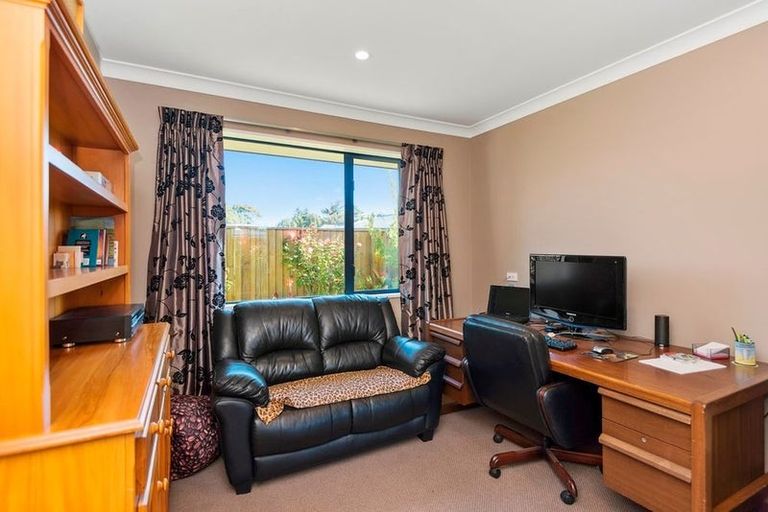 Photo of property in 28 Prebblewood Drive, Prebbleton, 7604