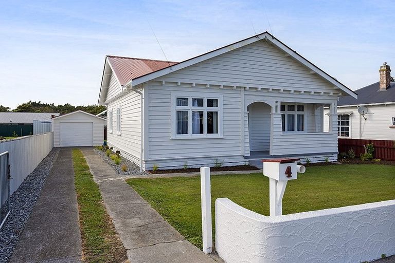 Photo of property in 4 George Street, Hawera, 4610