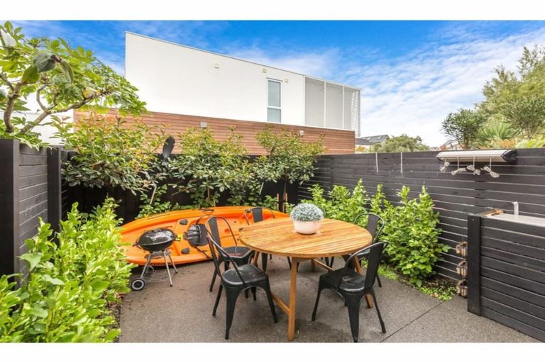 Photo of property in 15h Cheltenham Street, Merivale, Christchurch, 8014