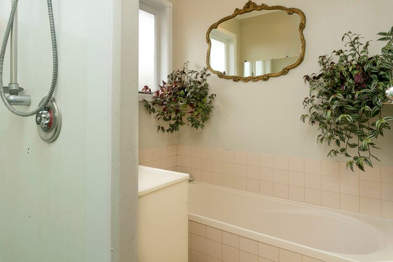 Photo of property in 23 Te Hatepe Avenue, Taupo, 3330