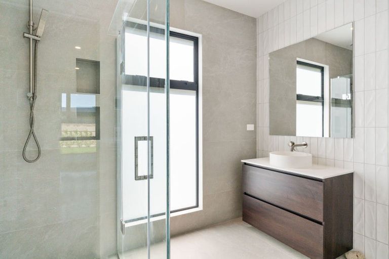 Photo of property in 2 Nisbet Terrace, Kinloch, Taupo, 3377