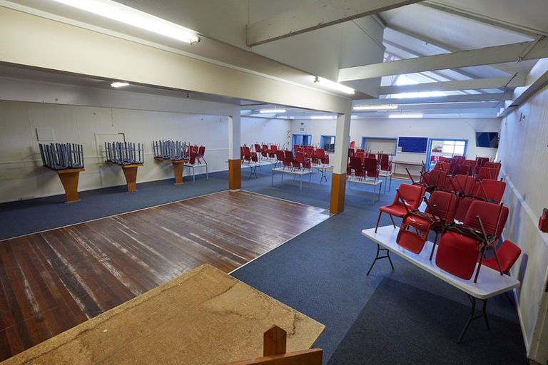 Photo of property in 50 Phillip Street, Johnsonville, Wellington, 6037