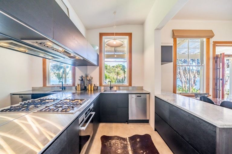 Photo of property in 55 Paremata Road, Paremata, Porirua, 5024