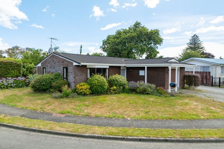 Photo of property in 12 Skipage Grove, Featherston, 5710