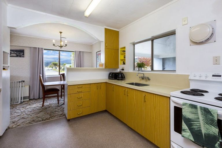 Photo of property in 41 Pine Avenue, Ebdentown, Upper Hutt, 5018