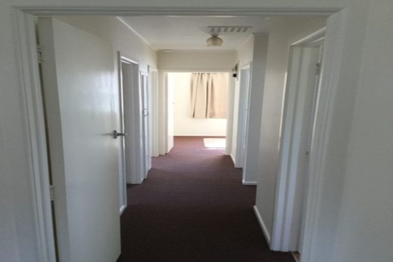 Photo of property in 2/25 Nutsey Avenue, Northcote, Auckland, 0627