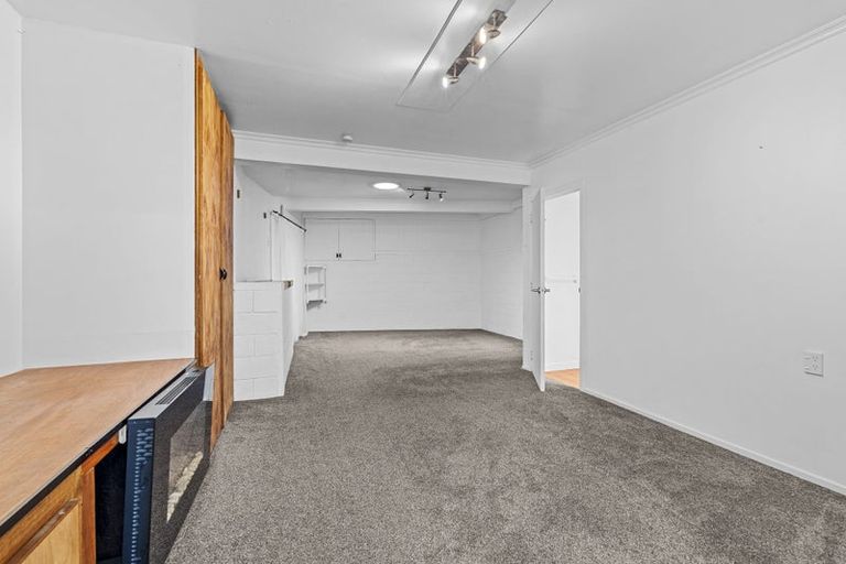 Photo of property in 174 Huatoki Street, Upper Vogeltown, New Plymouth, 4310
