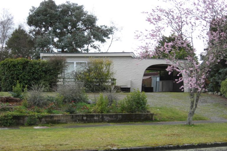 Photo of property in 12 Irwin Place, Kinloch, Taupo, 3377