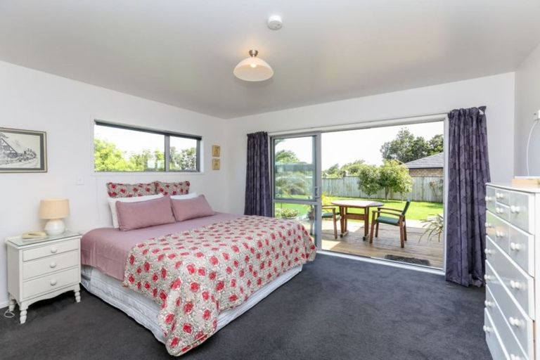 Photo of property in 9 Settlers Close, Whalers Gate, New Plymouth, 4310