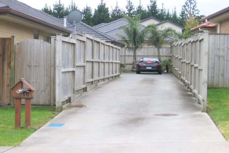 Photo of property in 10 Gilford Place, East Tamaki Heights, Auckland, 2016